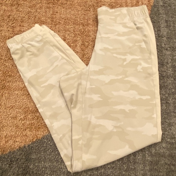 Athleta Brooklyn Camo Jogger Pants Size 0 - Picture 10 of 10